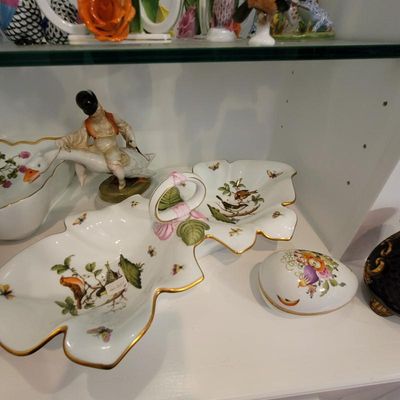 Herend Rothschild Bird double leaf dish with a central loop handle, featuring hand-painted birds, insects, and gold-gilded trim,...