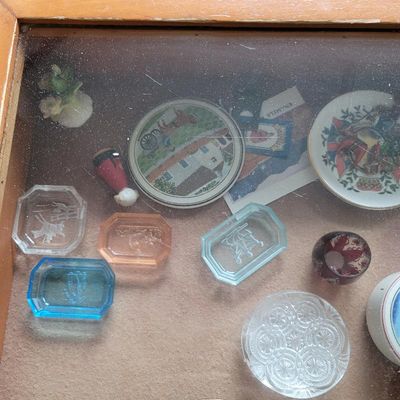 Collection of vintage small collectibles, including intaglio glass salt cellars, miniature decorative plates, and small figurines,...