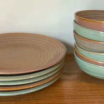 Casual Settings by Oneida Honey & Green Infinity Bowls & Plates