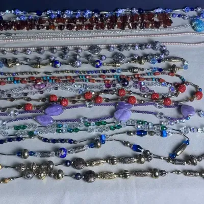 Costume Jewelry Necklaces (J58)