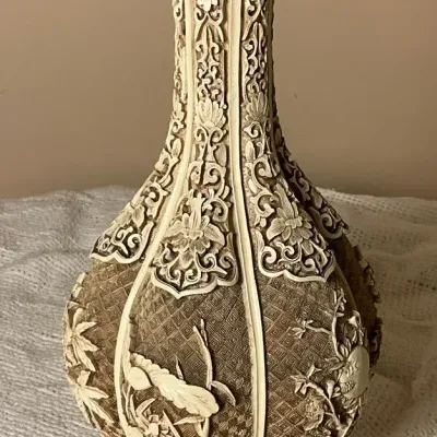 Resin Ivory Dynasty Vase 