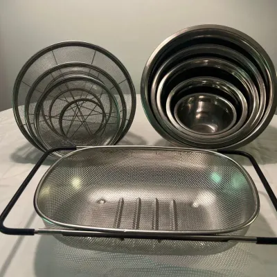 Stainless Steel Mixing Bowls & Strainers (9)