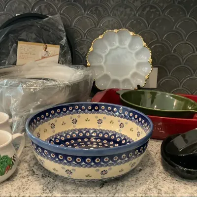 Wolfgang Puck Kitchen Bakeware, Serving Bowls & Tableware