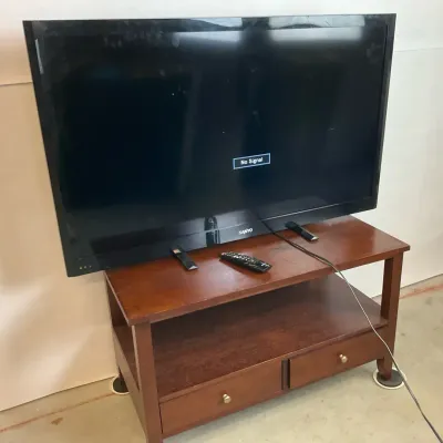 Sanyo 50 Inch TV with Media Table & Remote