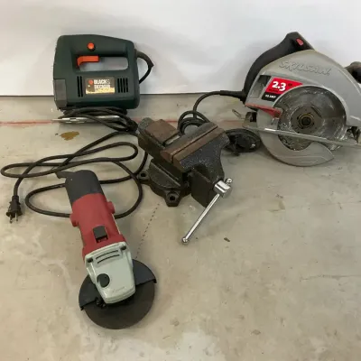 Skilsaw, Black & Decker Jigsaw, Angle Grinder & Bench Vise
