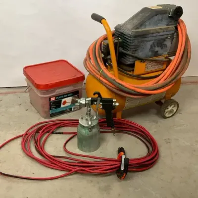 140 PSI Air Compressor with Hoses & Spray Gun