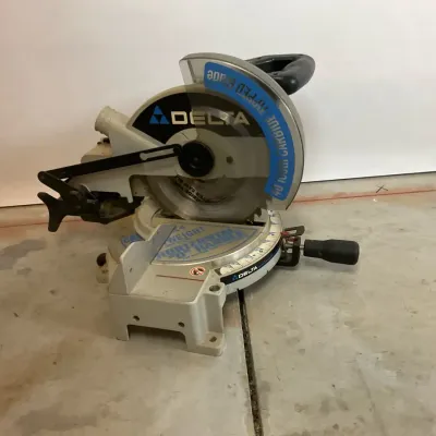 Delta 10 Inch Compound Miter Saw