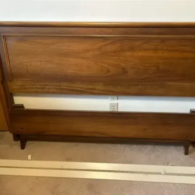 Mid Century Modern Headboard And Footboard, Matches Dressers, 5’ Wide