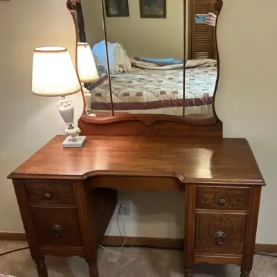 Vintage Vanity / Dressing Table / Makeup Desk with Mirror & Lamp 40” W X 18” D X 66” T