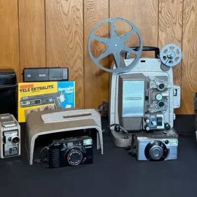 Vintage Camera & Movie Equipment Collection – Kodak Brownie, Polaroid, Bell & Howell, Canon + Access