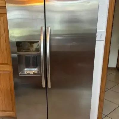 Stainless Steel Kitchen Aid Side By Side Refrigerator/freezer W/ Ice Maker 35.5” Wide X 68.5” T 42