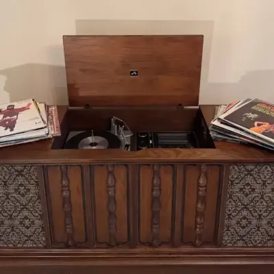 Vintage RCA Victor Victrola Stereo Console VGT 66 S & Vinyl Record Collection 62” W × 26” H × 20” D