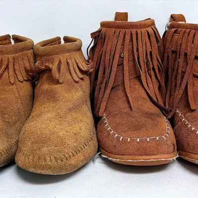 “Minnetonka” Brown Suede Fringe Moccasin Women Ankle Boots 