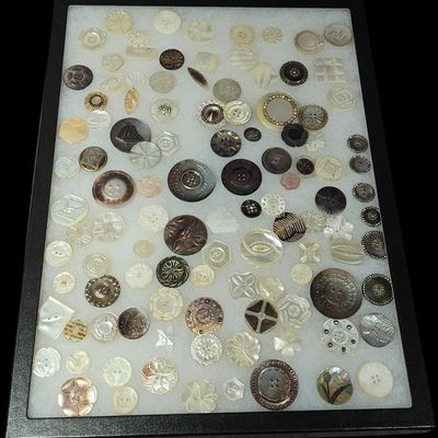 Sale Photo Thumbnail #165: A Collection of Antique and Vintage Mother of Pearl and Shell Buttons