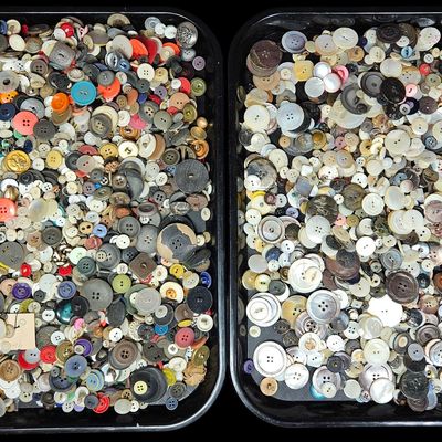 Sale Photo Thumbnail #352: A Large Collection of Miscellaneous Loose Sewing Buttons in Two Trays