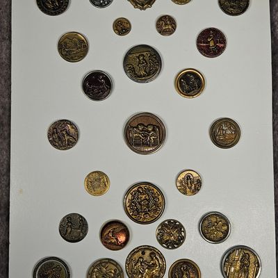Sale Photo Thumbnail #109: An Assortment of Vintage and Antique Metal Pictorial Story Buttons