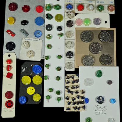 Sale Photo Thumbnail #295: A Collection of Vintage Glass and Mixed Material Sewing Buttons Including Hner-Block Co. Carded Sets