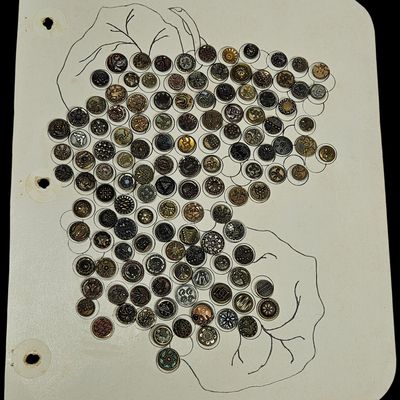 Sale Photo Thumbnail #179: Collection of Victorian and Edwardian Picture and Decorative Metal Buttons on Hand Drawn Display Card