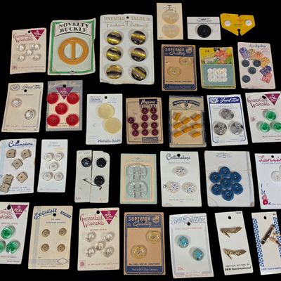 Sale Photo Thumbnail #386: A Collection of Vintage Sewing Buttons and Novelty Buckle on Original Retail Cards