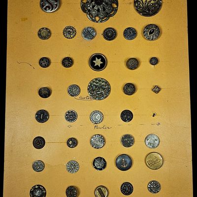 Sale Photo Thumbnail #263: An Assortment of Thirty-Nine Antique and Vintage Decorative Metal and Glass Buttons on Display Card