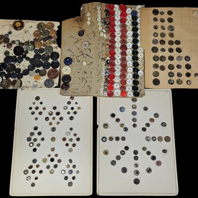 Sale Photo Thumbnail #309: A Collection of Approximately 375-400 Vintage and Antique Buttons of Various Materials and Designs Organized on Five Cards