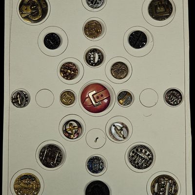 A Collection of 21 Antique and Vintage Buttons with Buckle and Belt Motifs
