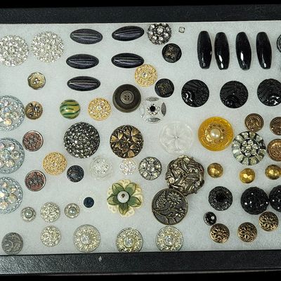 Sale Photo Thumbnail #164: An Assortment of Vintage and Antique Fashion Buttons