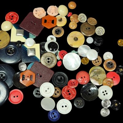 Sale Photo Thumbnail #378: An Assortment of Approximately 110-120 Loose Vintage and Antique Buttons