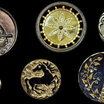 A Collection of Antique and Vintage Pictorial and Mixed Media Buttons