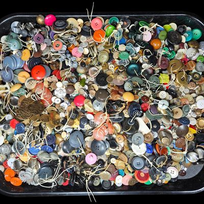 Sale Photo Thumbnail #361: Large Bulk Assortment of Vintage and Modern Buttons in Black Tray