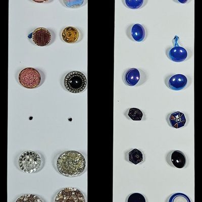 Sale Photo Thumbnail #274: An Assortment of Vintage and Antique Glass Sewing Buttons