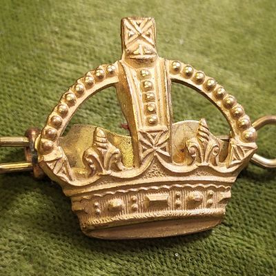 WWII British army commonwealth officers badge