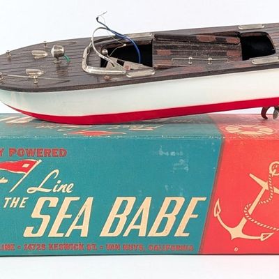 Fleet Line The Sea Babe Battery Operated Boat in Box