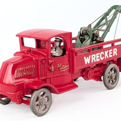 Arcade Cast Iron Mack Wrecker Tow Truck