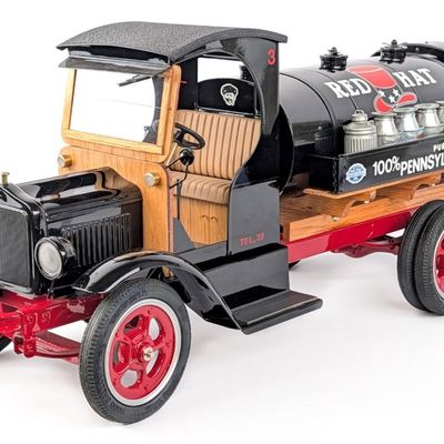 King K Custom Red Hat Oil Tanker Truck