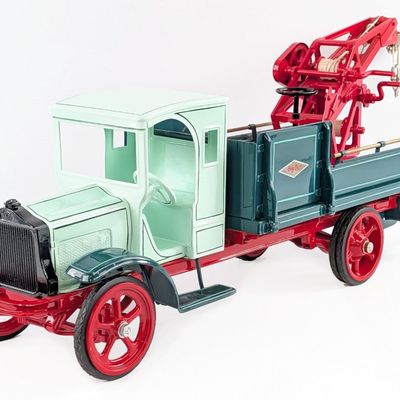 Custom Burdette Murray Big Boy Wrecker Tow Truck
