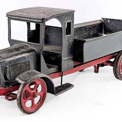 Burdette Murray "White" Dual Wheeled Dump Truck