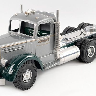 Custom Smith Miller L Mack Tri-Axle Semi Truck