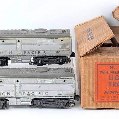 Lionel Union Pacific No. 2023 Twin Diesel Locomotive Set w/ Box