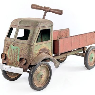 Keystone Ride 'Em Dump Truck