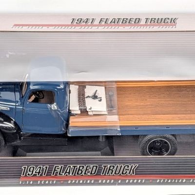 1/16 Highway 61 1941 GMC Flatbed Truck