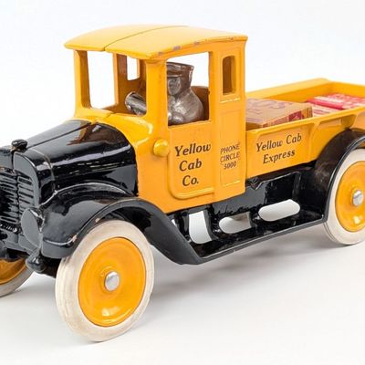 Arcade Cast Iron Yellow Cab Co. Express Baggage Truck
