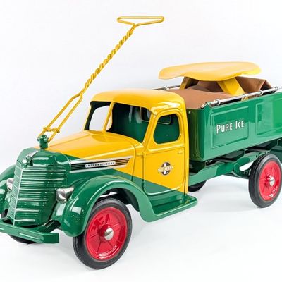 Restored 1938 Buddy International Pure Ice Truck