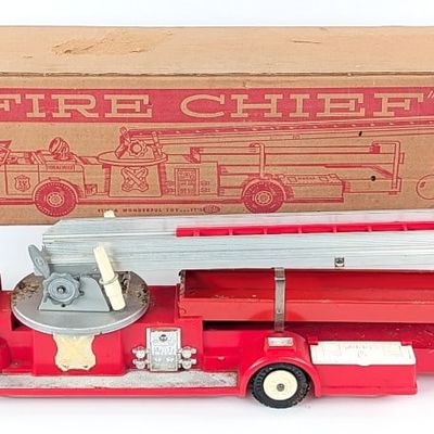 Ideal Fire Engine with Aerial Ladder with Box