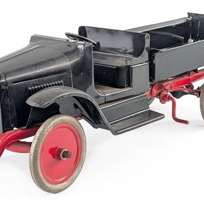 Restored Buddy L Chain Lift Dump Truck