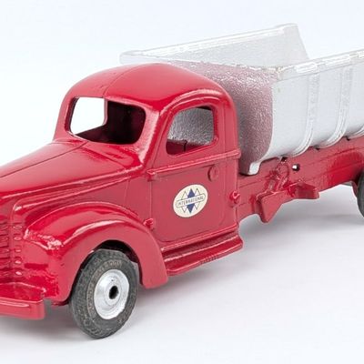Arcade Cast Iron International Dump Truck