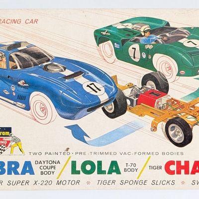1/24 Monogram Model Racing Lola Body with Tiger Chassis