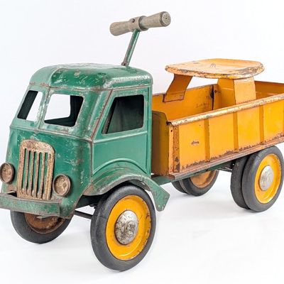 Keystone Ride 'Em Dump Truck with Dual Wheels