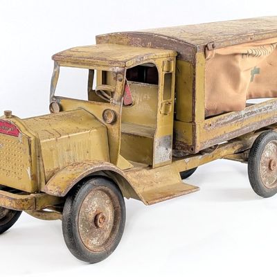 Keystone Packard Ambulance Truck