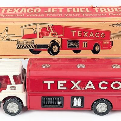 Park Plastics Co. Texaco Jet Fuel Tanker Truck Ride On w/ Box